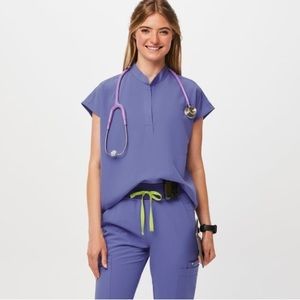 Figs scrub set in Blueberry